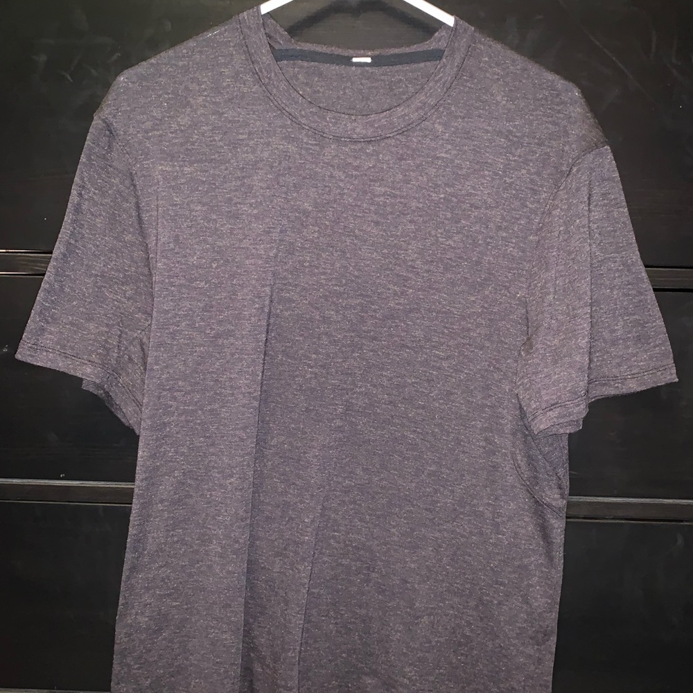 Lululemon T-shit